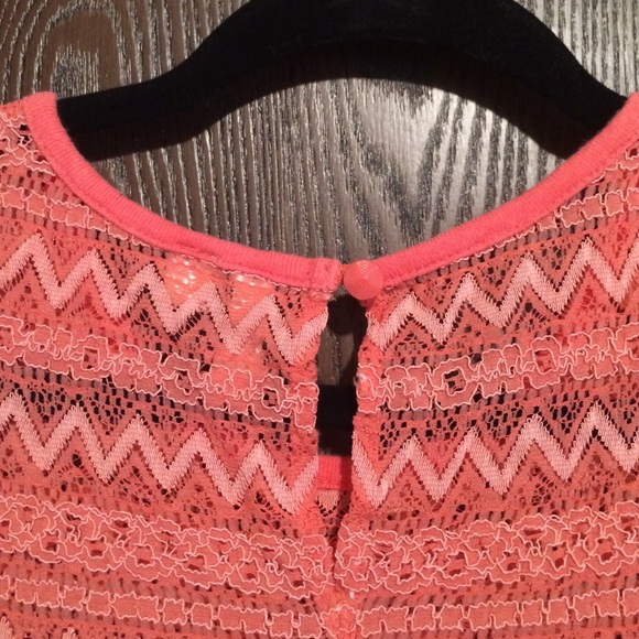 Coral crochet tank - Picture 4 of 4