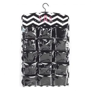 Cute chevron hanging organizer. Think dorm room.