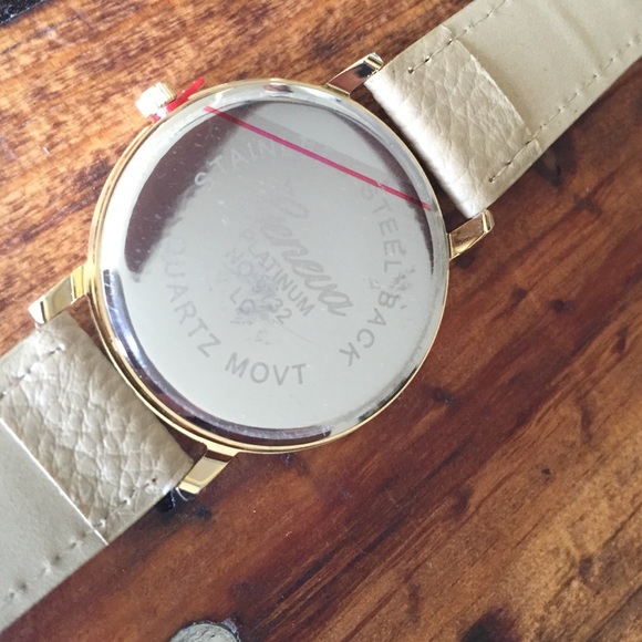 White/Beige Faux Leather Watch - Picture 4 of 4
