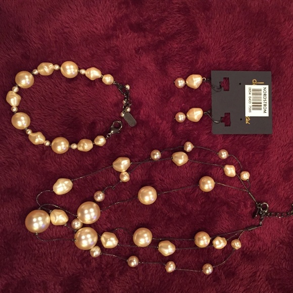 Necklace, bracelet, earring set