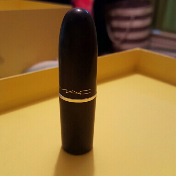MAC lipstick in Tabla