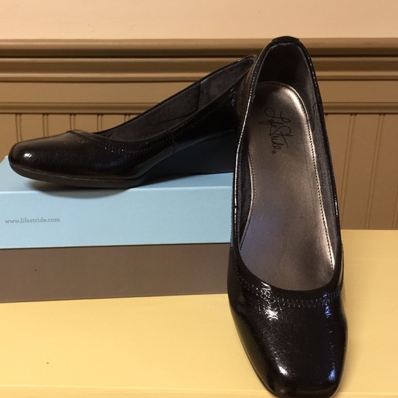 Life Stride Black Flats