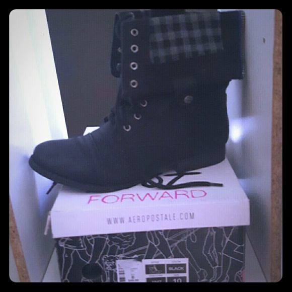 Black aeropostal boots
