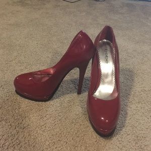 Red bebe Pumps