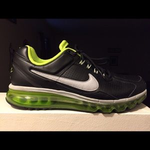 Nike Air Max 2013. Men's size 9. Never worn.