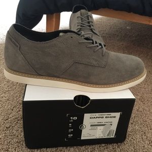 Men's volcom right shoe size 10