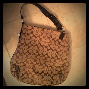 Coach Shoulder Bag in Signature Canvas