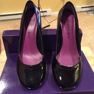 Women's dress shoes