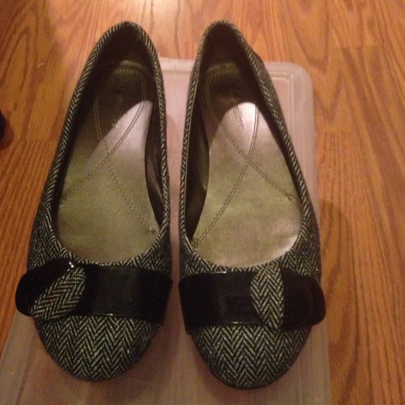 Women's flat shoes
