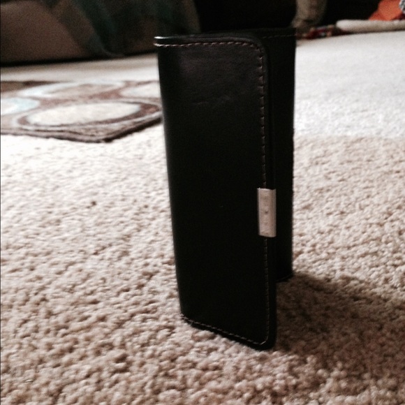 🌀 Brown leather phone case