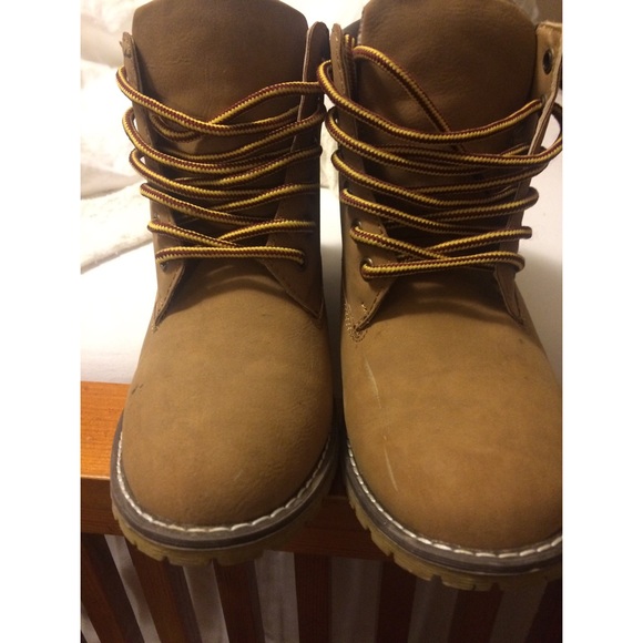 Timberland like boots