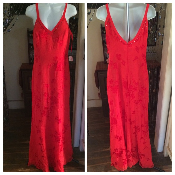 Vintage Alyce Dresses & Skirts - Beautiful Red. 100% silk cocktail, evening gown.