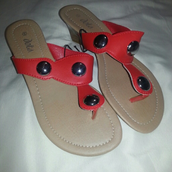 🌞 NWT Cute red sandals