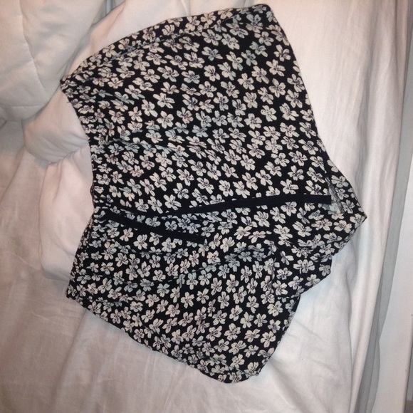 🌻TRADED🌻 brandy Melville shorts