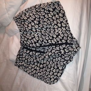 🌻TRADED🌻 brandy Melville shorts