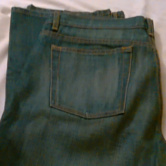 Jeans - Picture 2 of 3