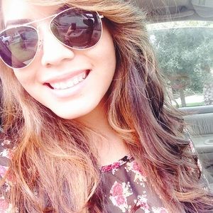 Meet your Posher, Yuli