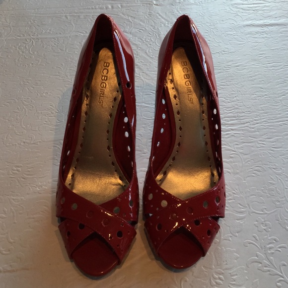 Red pumps