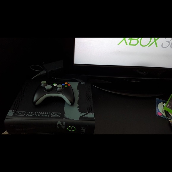 Xbox 360 - Picture 2 of 4
