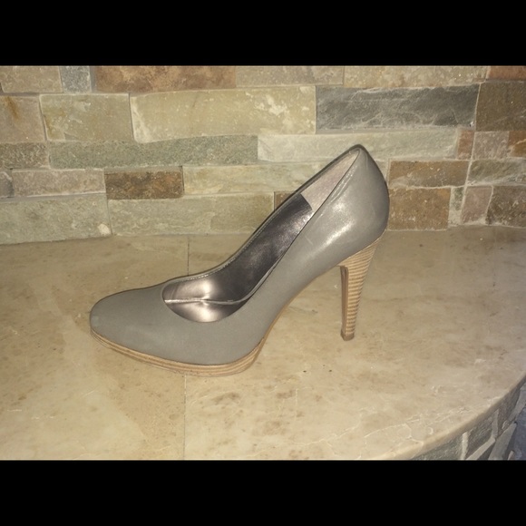 Nine West Nwrocha Grey Leather Pumps Size 8