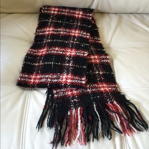 Burberry black&red plaid wool scarf