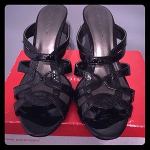 Black Patent Leather Low-Heeled Backless Sandal