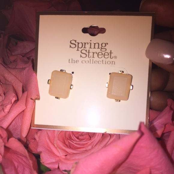 Fashion stud earrings
