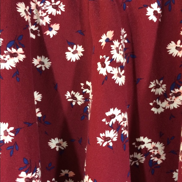 Skirts - Picture 2 of 4