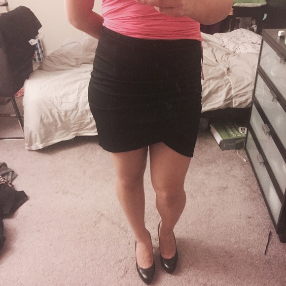 Black draped skirt from H&M