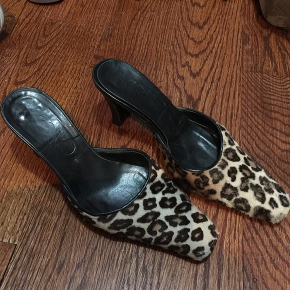 Mule/ slide in pair of animal skin shoe
