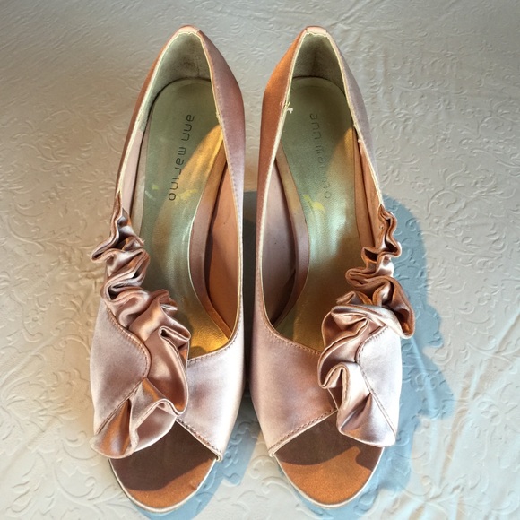 Pink satin dress peep toe pumps!