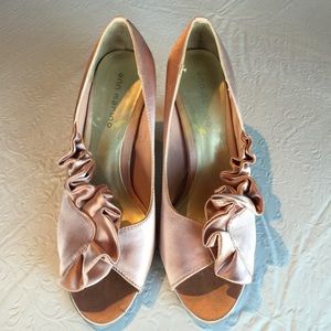 Pink satin dress peep toe pumps!