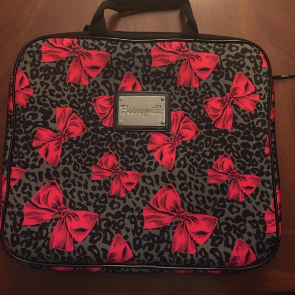 Betseyville red and black laptop bag.