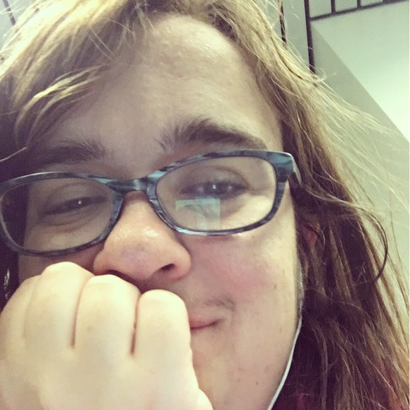 Meet your Posher, Hannah - Picture 4 of 4