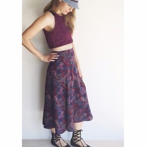 2 piece outfit. High waist skirt & crop top