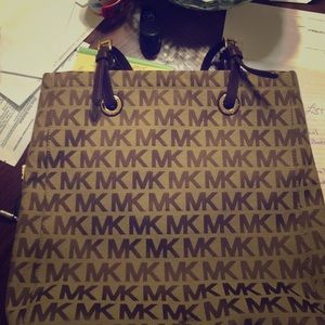 Authentic Michael kors jet set tote