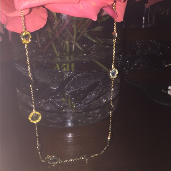Charming necklace with different colored stones