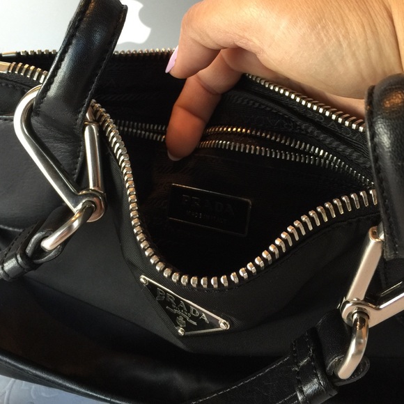 Black purse - Picture 2 of 3