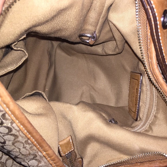 ❌❌ SOLD ❌❌Coach signature convertible hobo - Picture 3 of 4