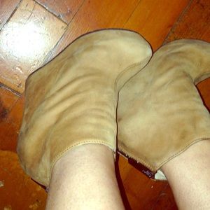 Beige wedges suede with back zip