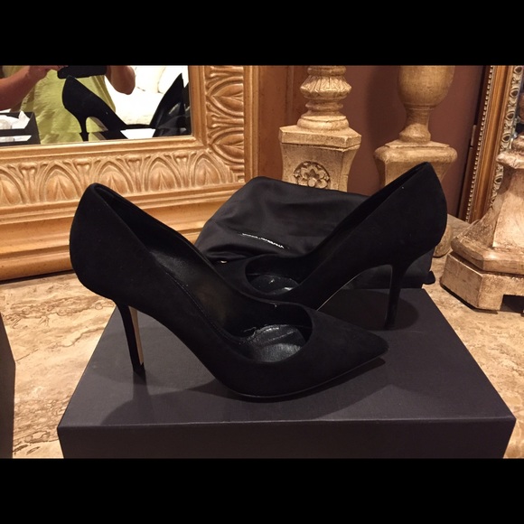 Black suade pumps