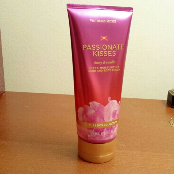 Passionate Kisses Lotion