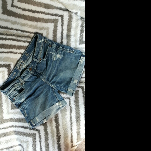 Buckle black shorts