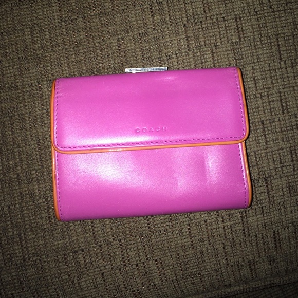 Coach Trifold wallet bright pink