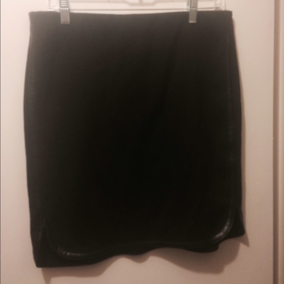 Black DKNYC pencil skirt