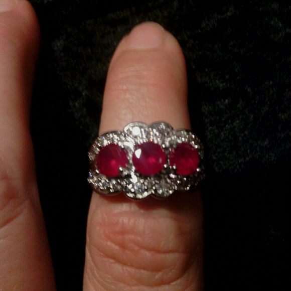 Beautiful 3 Ruby Ring Antique Look stamped 925