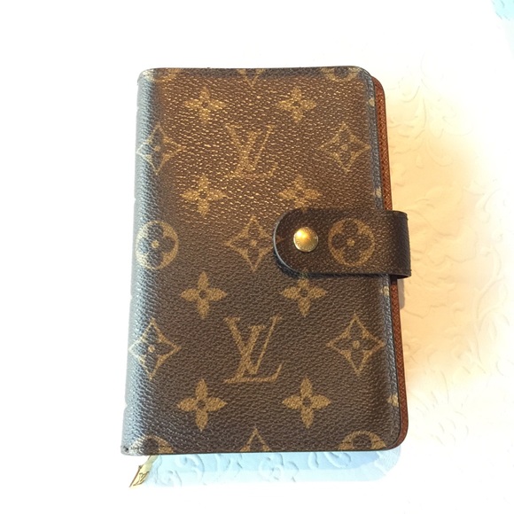 Louis Vuitton Clutches & Wallets - Louis Vuitton wallet