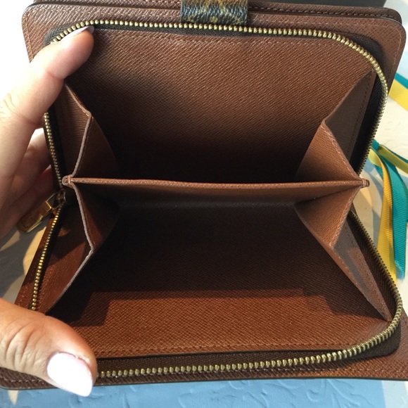 Louis Vuitton wallet - Picture 3 of 4