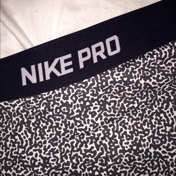 Nike Pro Capris