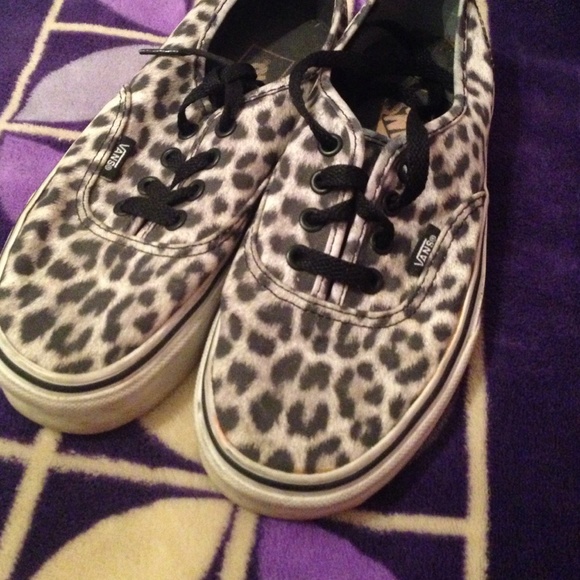 Vans® - Picture 2 of 4